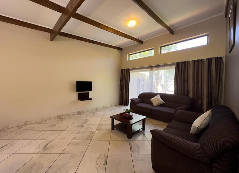 Manor Hills Guest Lodge Rustenburg Ngoại thất bức ảnh